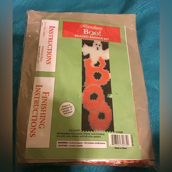 HERRSCHNERS BOO BEADED BANNER KIT HALLOWEEN CRAFT NEW SEALED 13 & up - Picture 1 of 2
